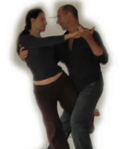 Mehr über den Artikel erfahren Empathisch Tanzen im Tango Argentino: Wie Musik und Einfühlungsvermögen den Gancho verwandeln